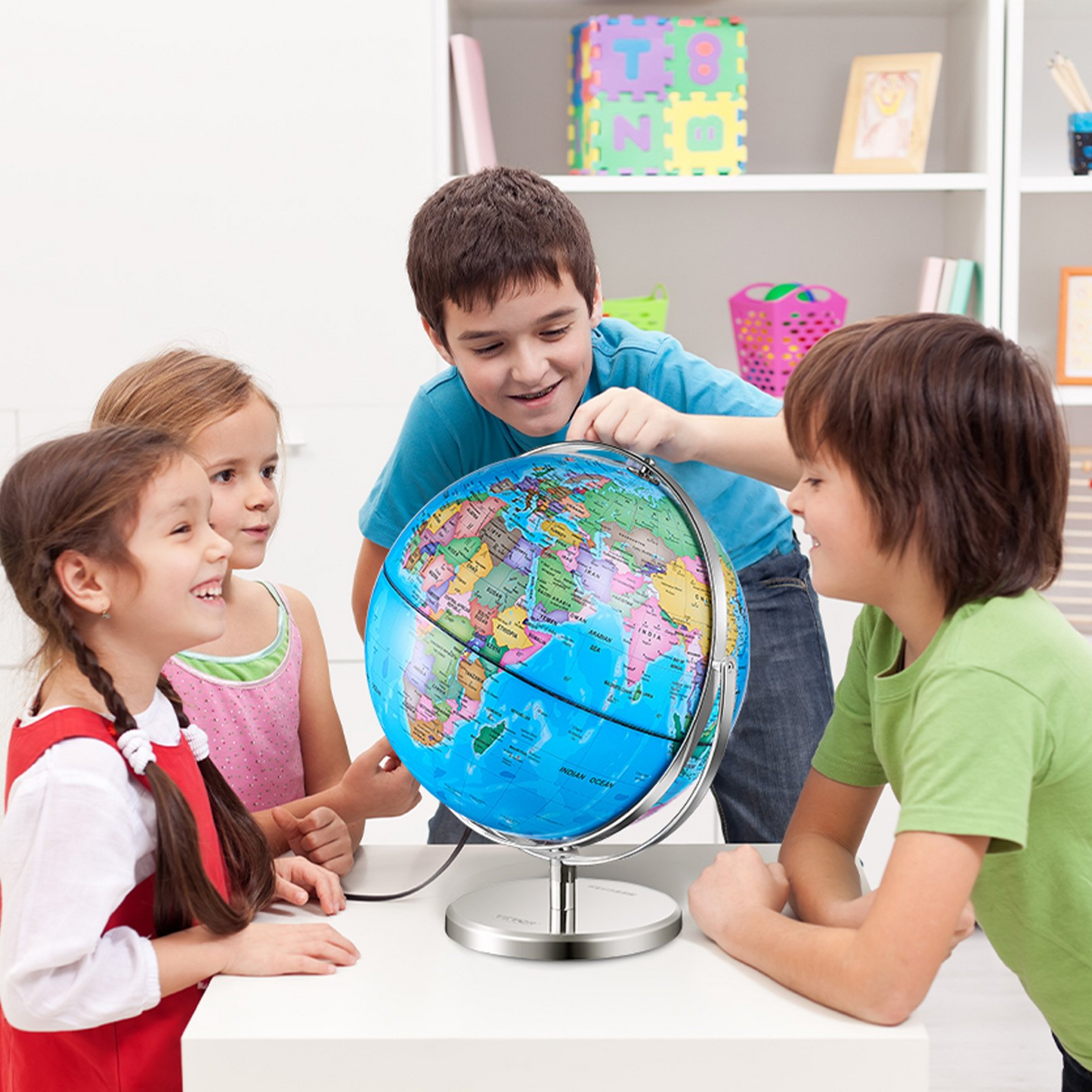 VEVOR Illuminated World Globe with Stand, 9 in/228.6 mm, Educational Earth Globe with Stable Heavy Metal Base and LED Constellation Night Light HD Printed Map, Spinning for Kids Classroom Learning