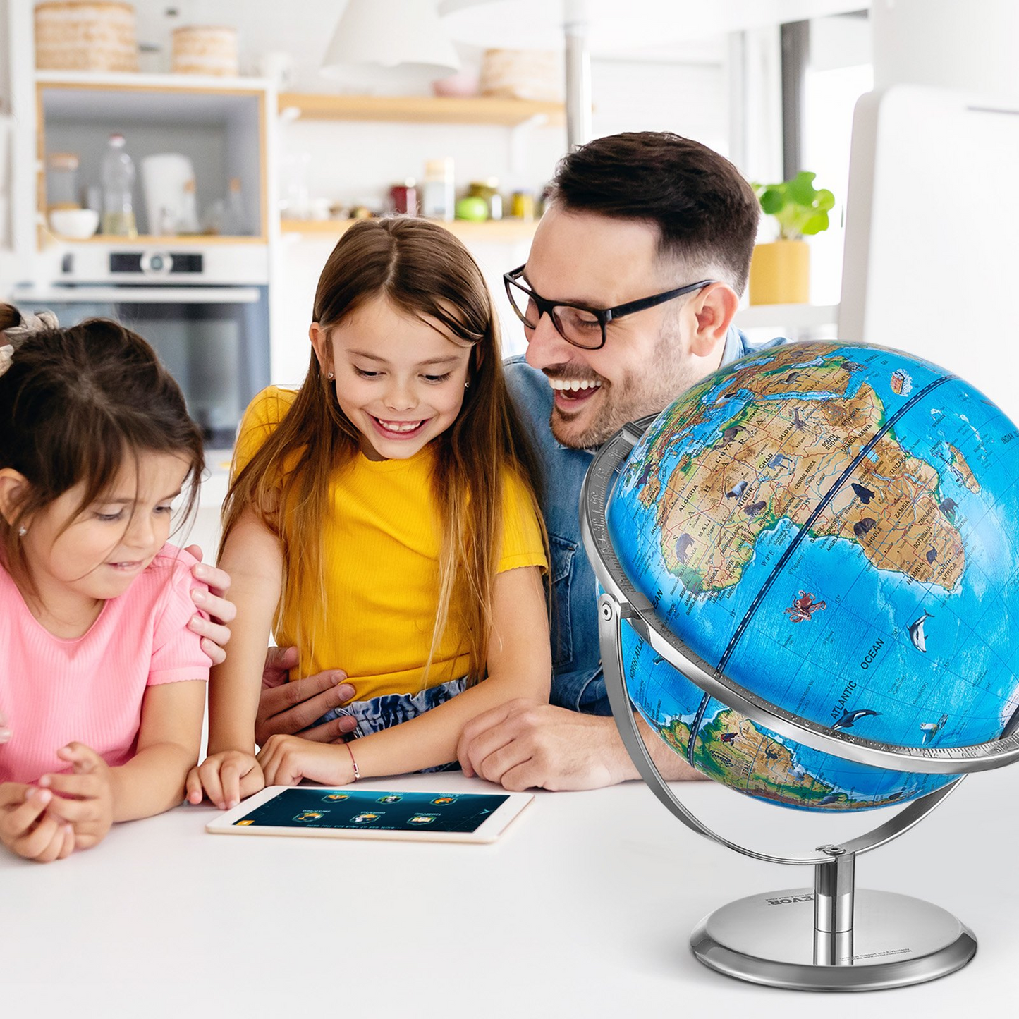 VEVOR Educational Globe for Kids, 10 in/254 mm, Interactive AR World Globe with AR Golden Globe APP LED Night Lighting 720° Rotation, STEM Toy Gifts for Kids Compatible with Android or iOS Devices